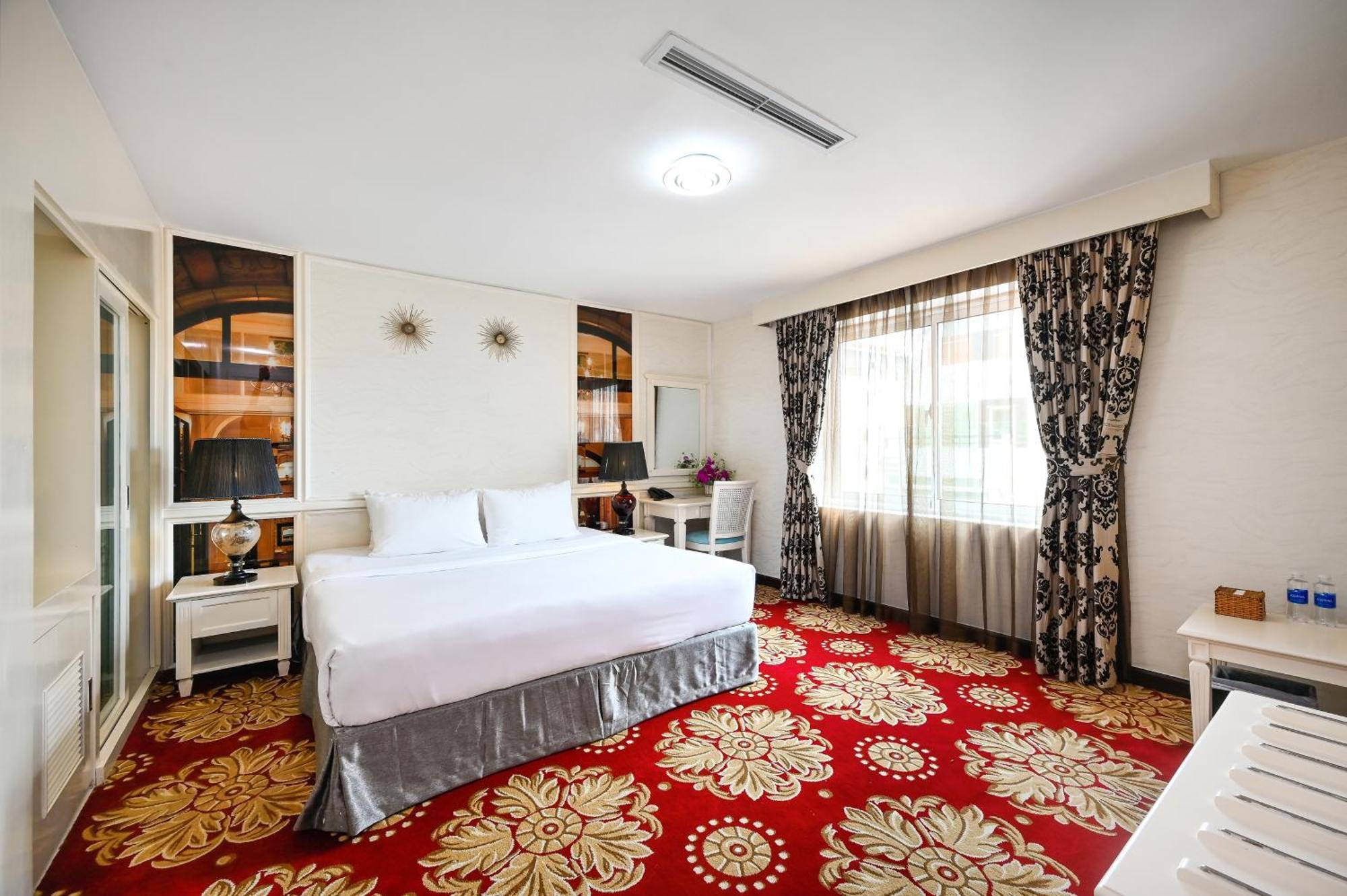 California Saigon Hotel & Rooftop Pool Ho-Chi-Minh-Stadt Exterior foto