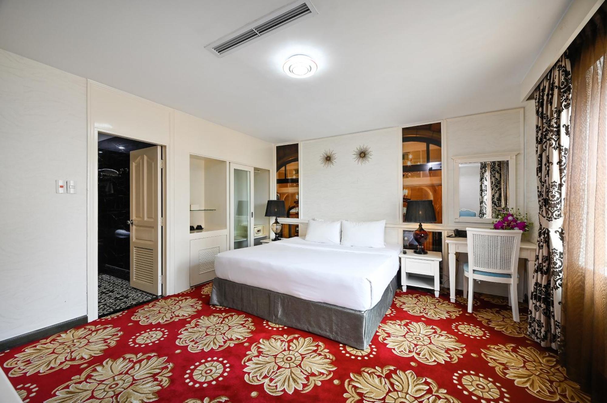 California Saigon Hotel & Rooftop Pool Ho-Chi-Minh-Stadt Exterior foto