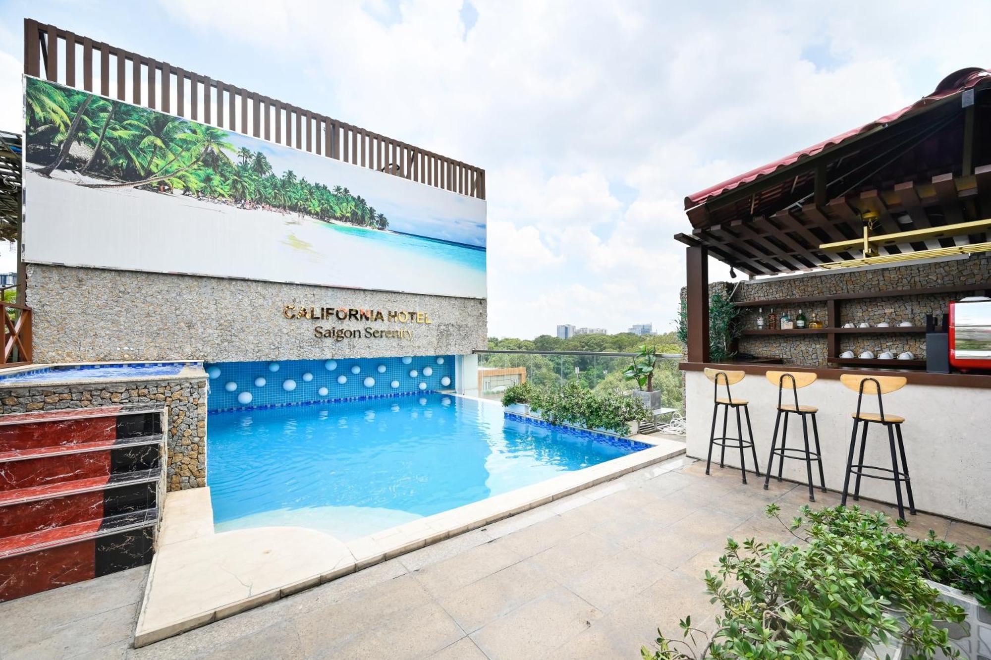 California Saigon Hotel & Rooftop Pool Ho-Chi-Minh-Stadt Exterior foto